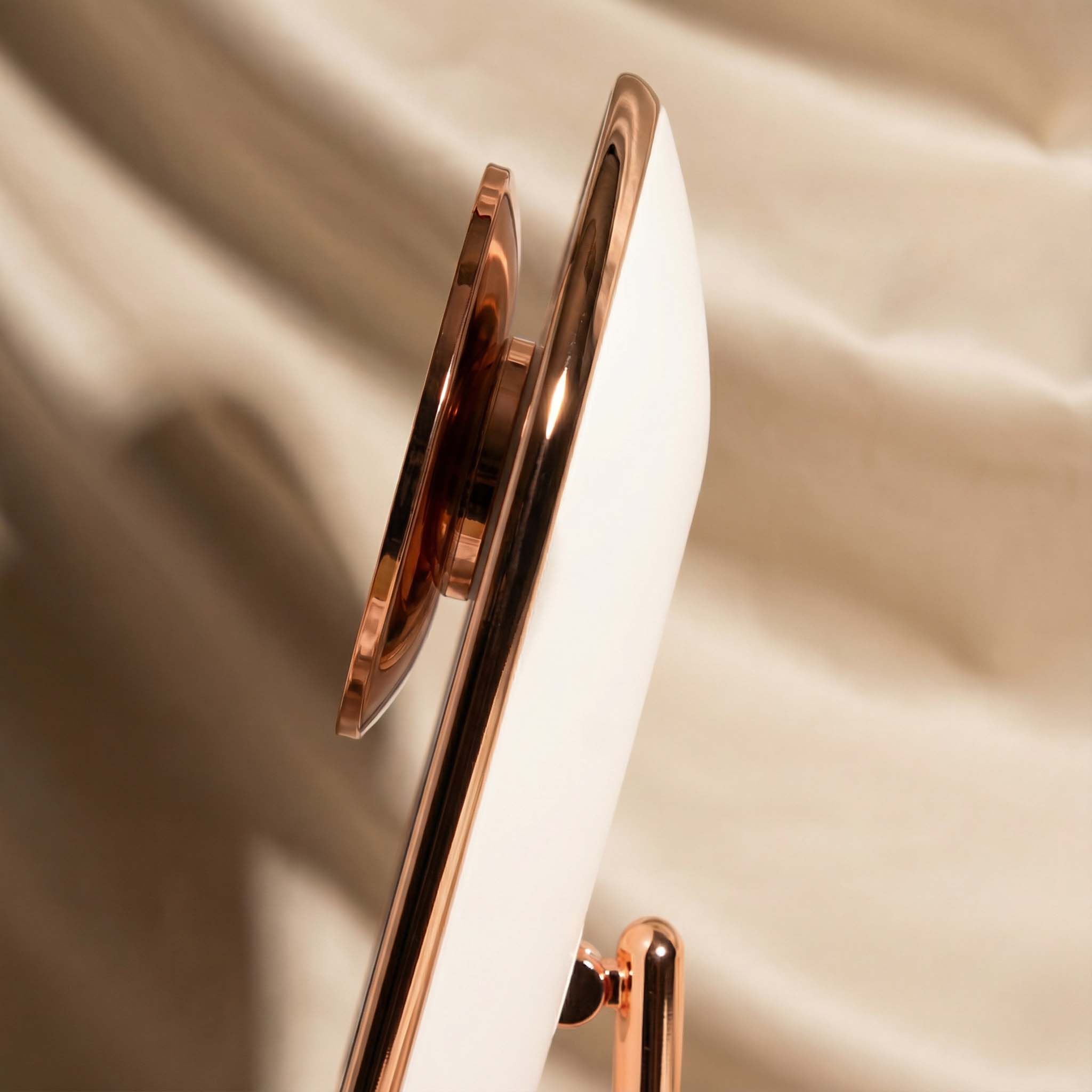 Lara 10x Magnifying Mirror for Vera