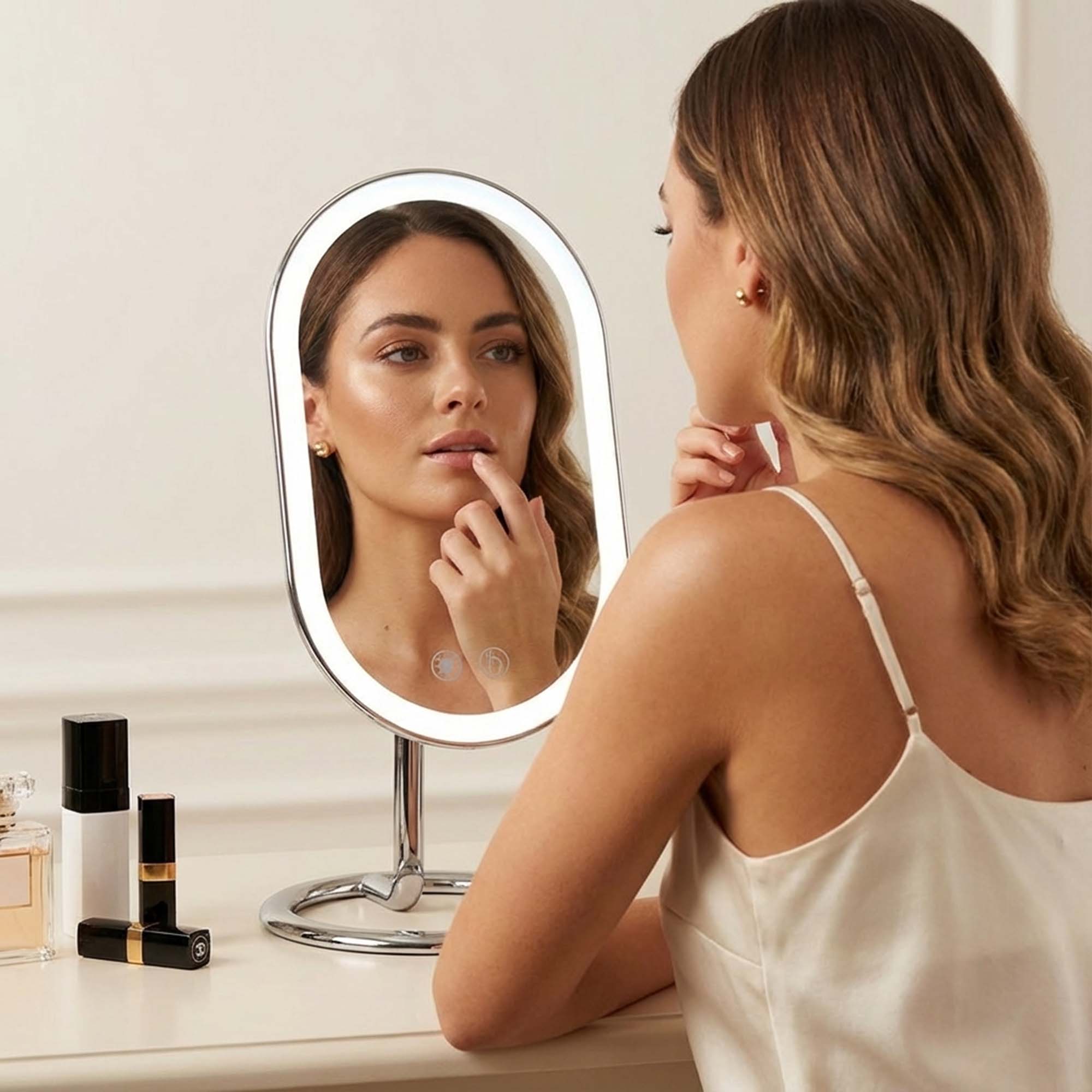 Vera Lighted Vanity Mirror